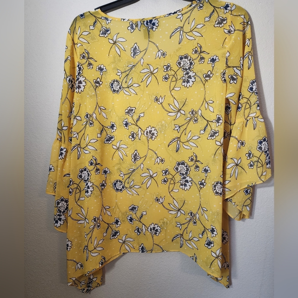 Style & Co. Women's Yellow Floral Sheer Top Bell Sleeve - Picture 4 of 4